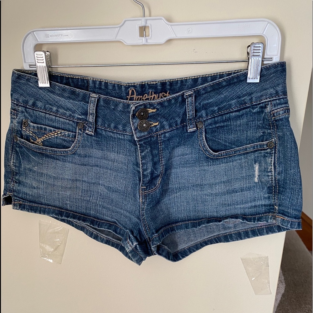 Amethyst short pants size 7